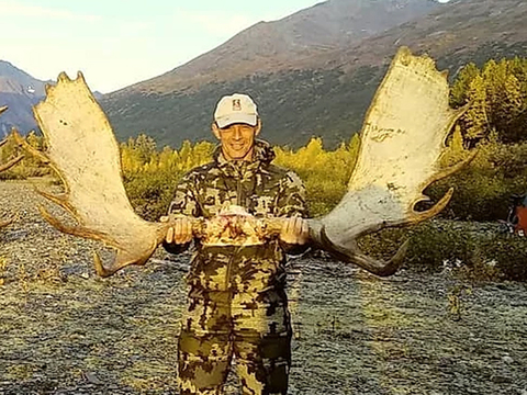 Alaska Trophy Moose Hunt in Denali National Preserve