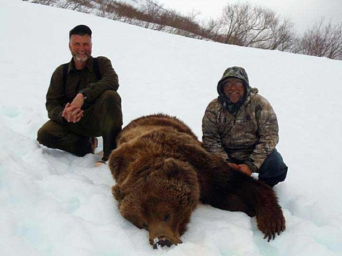 Alaskan Coastal Brown Bear with a Deluxe Yacht Option