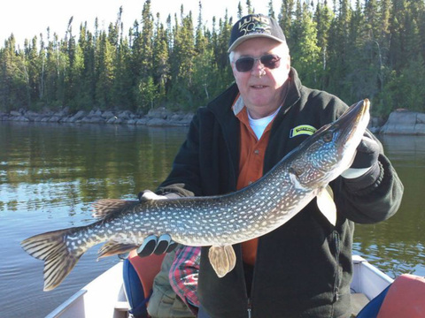 Manitoba Fly-In Trophy Pike Fishing Lodge and Outpost Camps