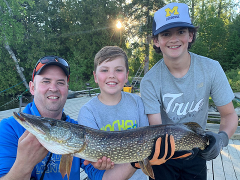 Ontario Fly-in Pike and Walleye Fishing Lodge